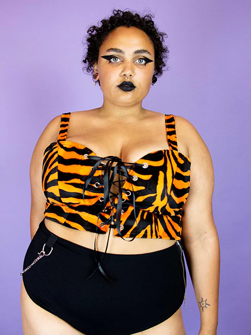 INDYANNA x WHATEVERNBD COLLAB DITCHER LACE UP TOP PLUS SIZE - Image 4