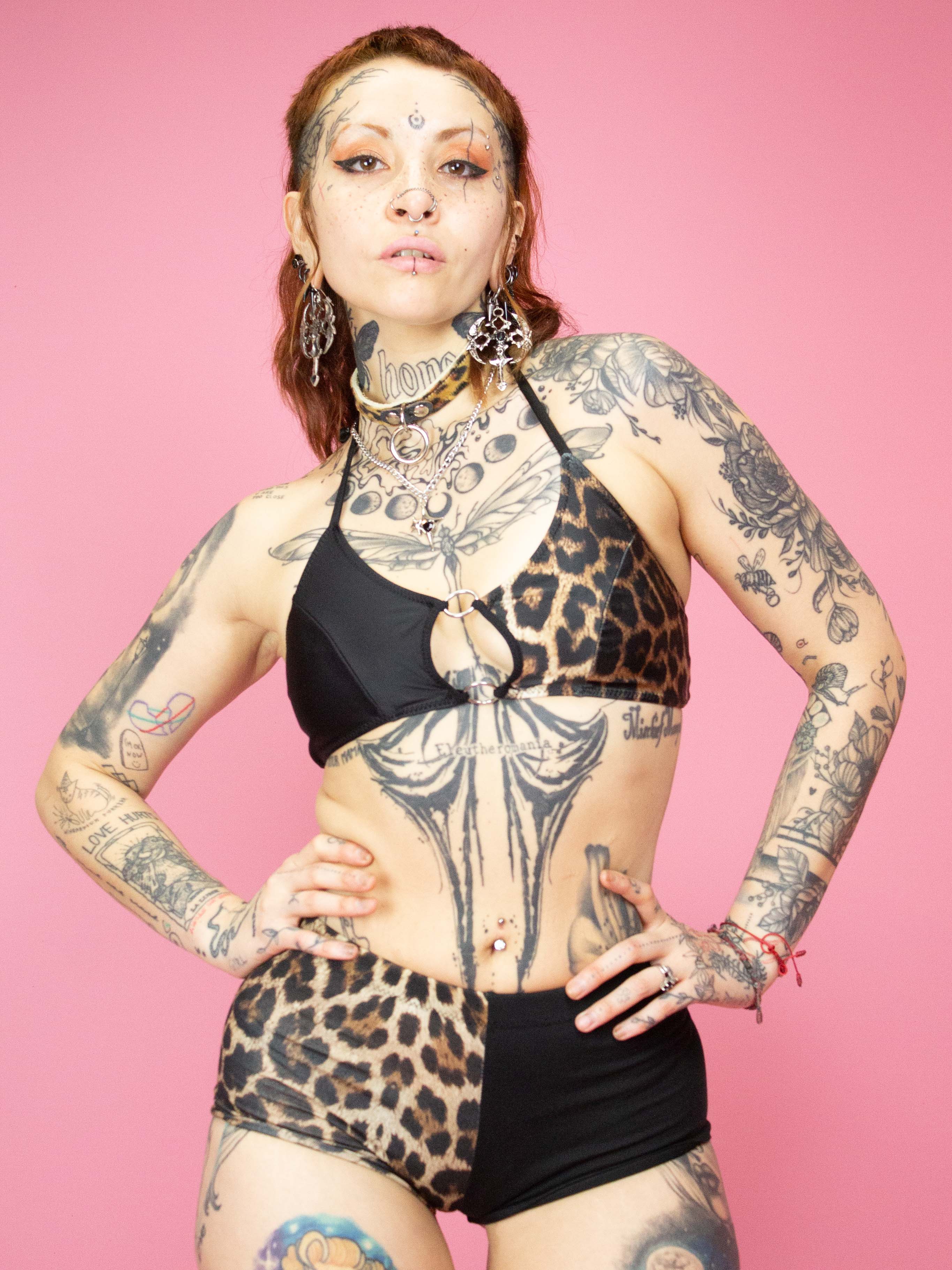 KAT MAUNZ SPLIT BIKINI TOP LEO LEFT - Image 2