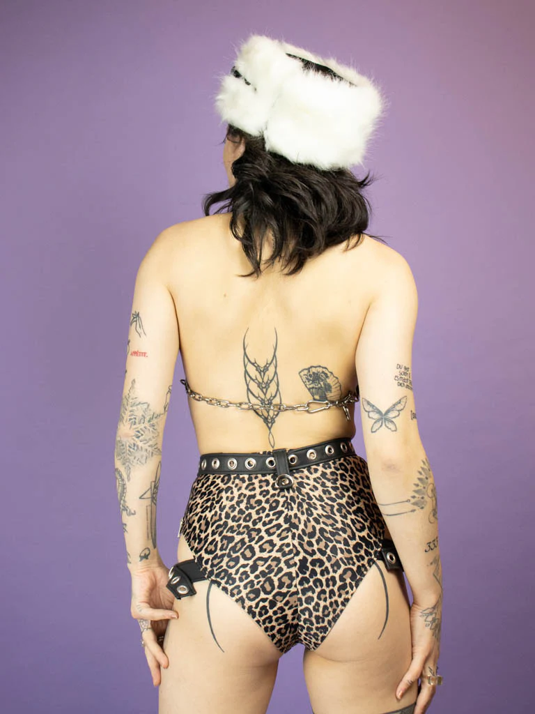 INDYANNA LEO PADLOCK TOP - Image 4