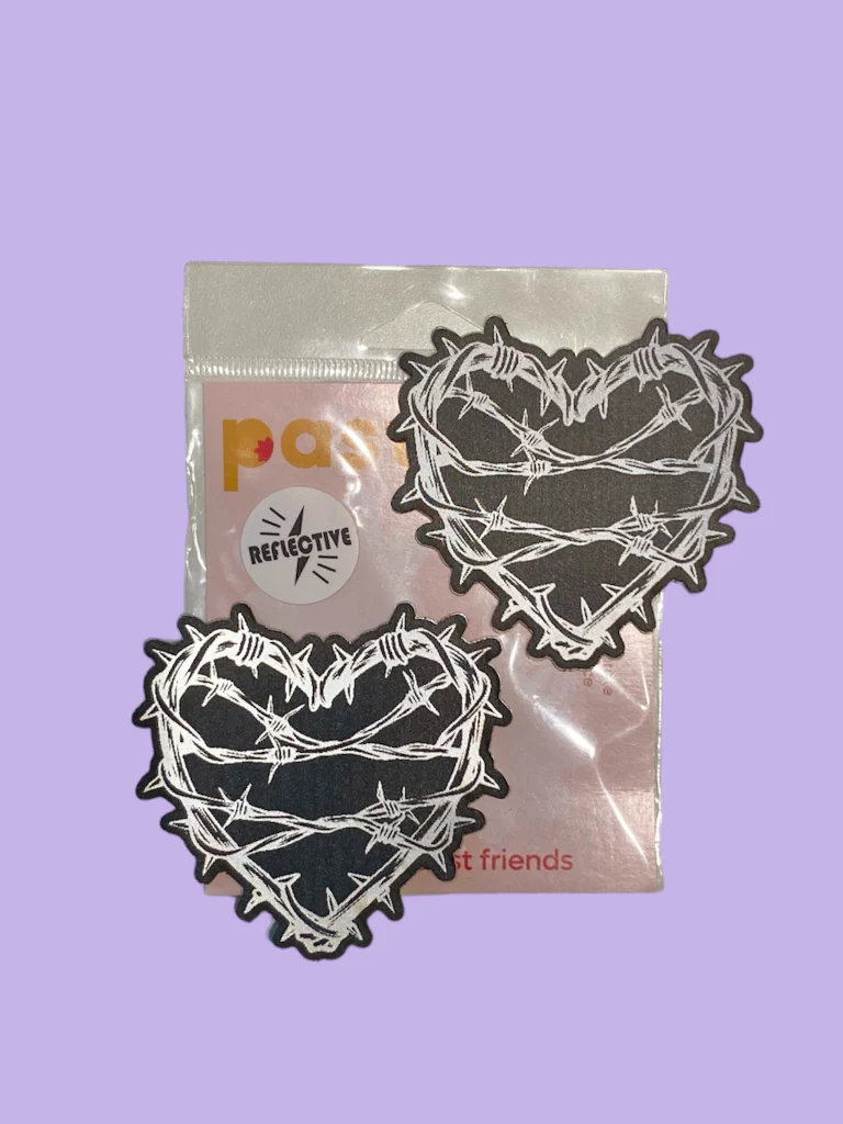 PASTEASE REFLECTIVE BARBED WIRE HEART