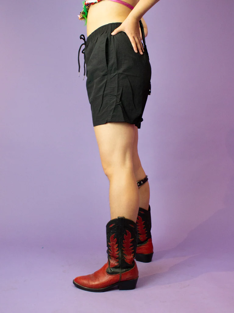 PLAIN BLACK SHORTS - Image 3